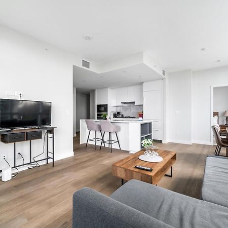 Urban Oasis: Stylish Apartment Retreat At Ubc Vancouver Exteriör bild