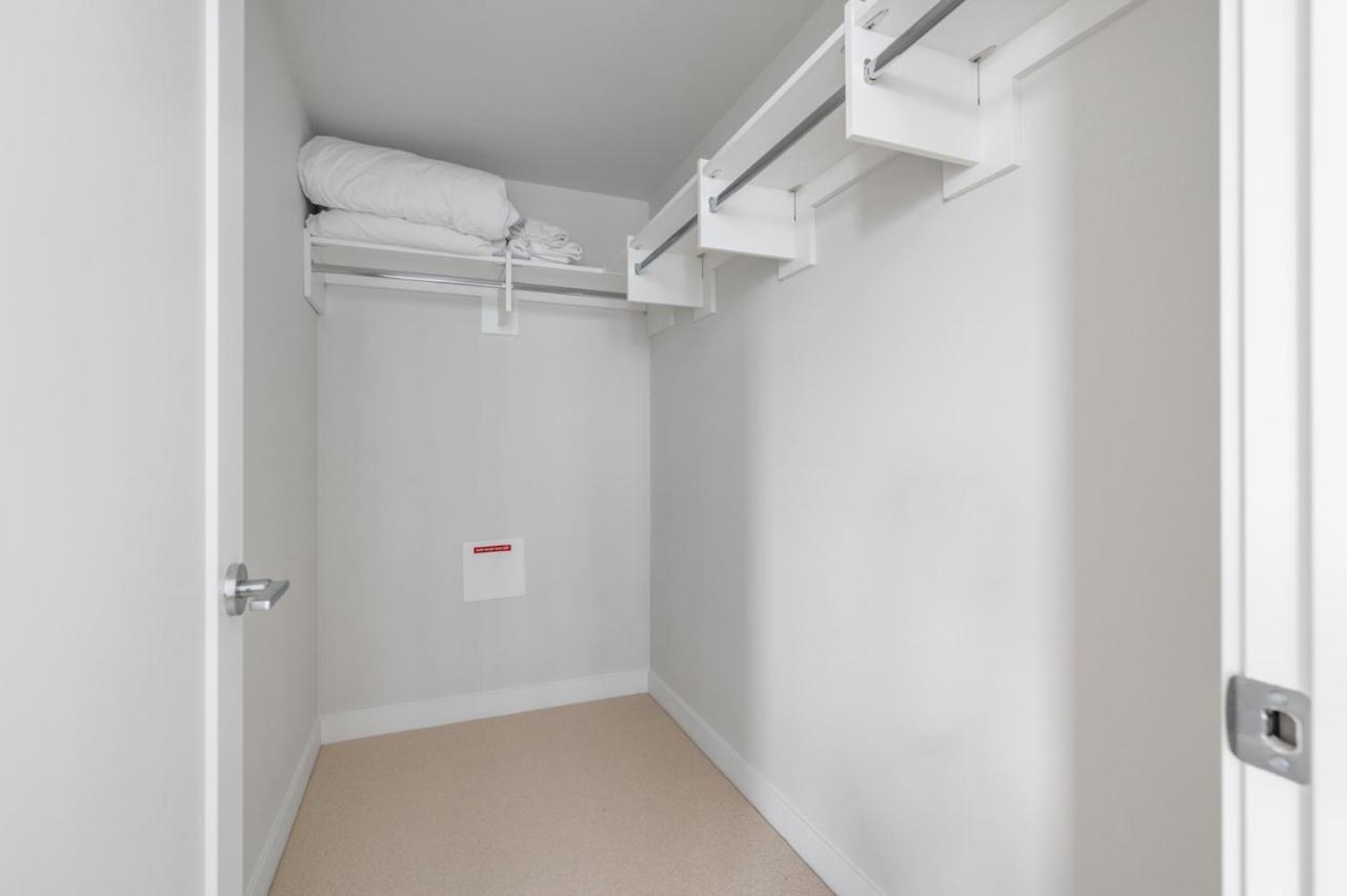 Urban Oasis: Stylish Apartment Retreat At Ubc Vancouver Exteriör bild