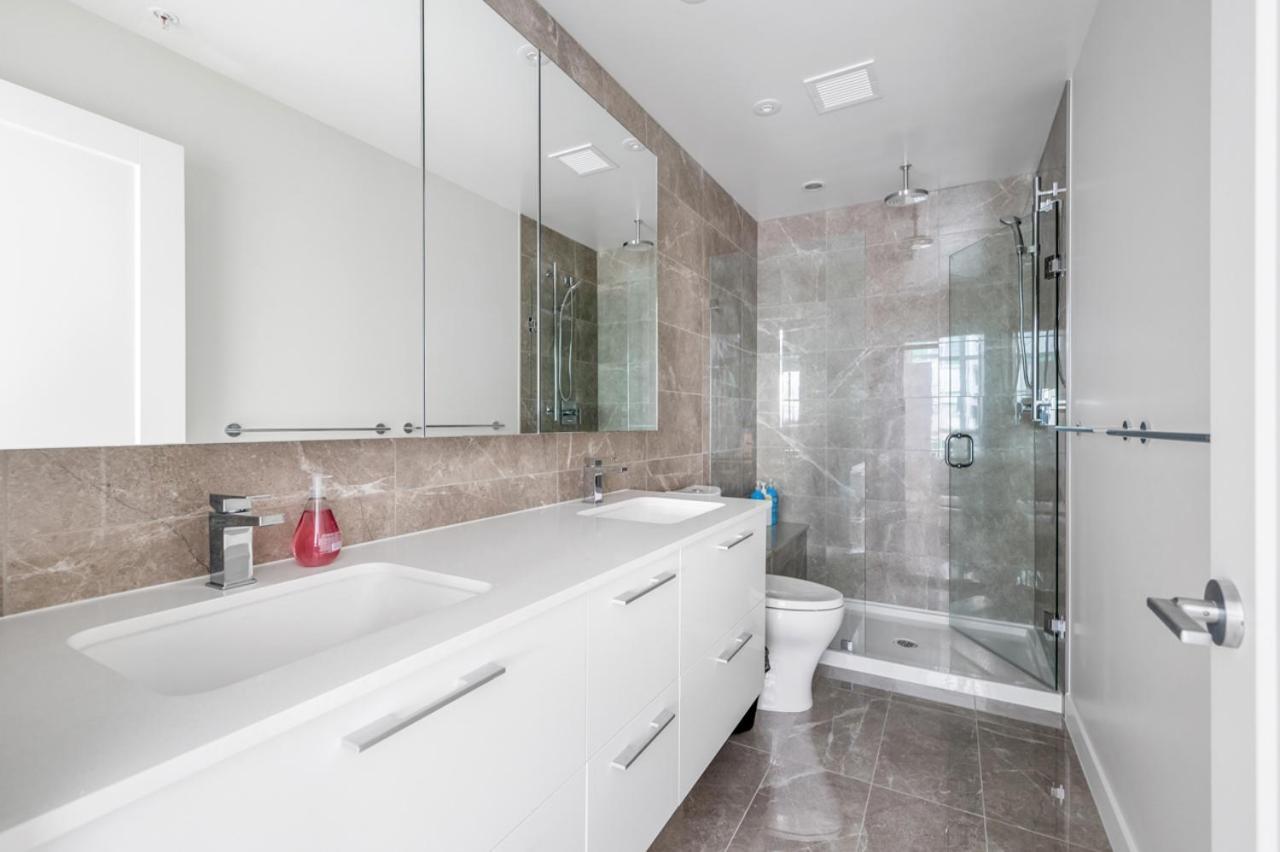 Urban Oasis: Stylish Apartment Retreat At Ubc Vancouver Exteriör bild