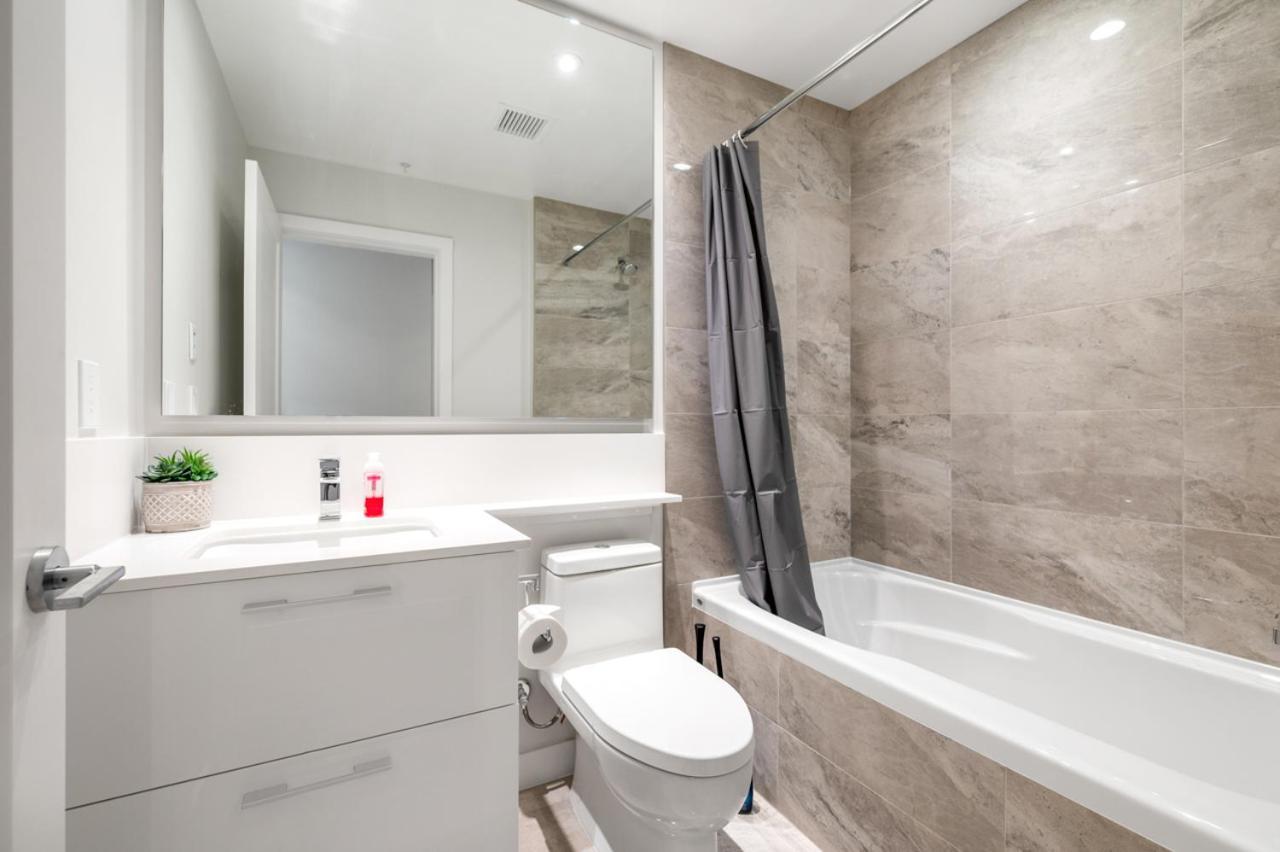 Urban Oasis: Stylish Apartment Retreat At Ubc Vancouver Exteriör bild