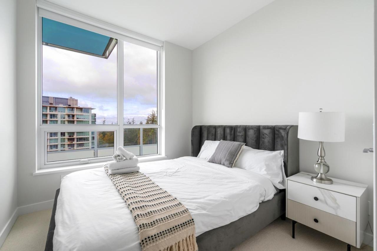 Urban Oasis: Stylish Apartment Retreat At Ubc Vancouver Exteriör bild