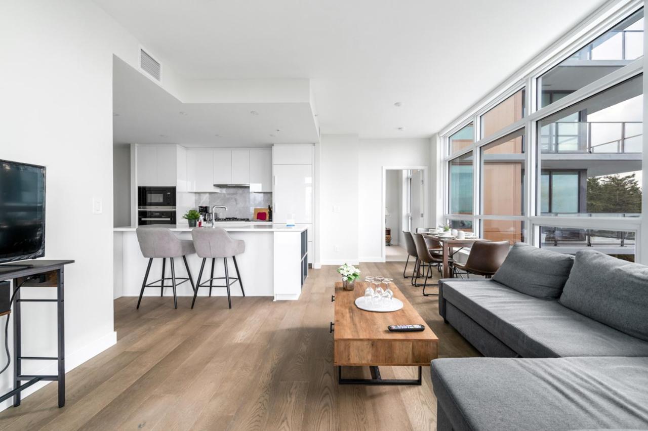 Urban Oasis: Stylish Apartment Retreat At Ubc Vancouver Exteriör bild